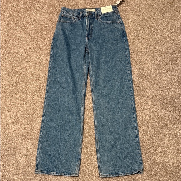 Abercrombie & Fitch Denim - Abercrombie The ‘90s Relaxed Jean High Rise